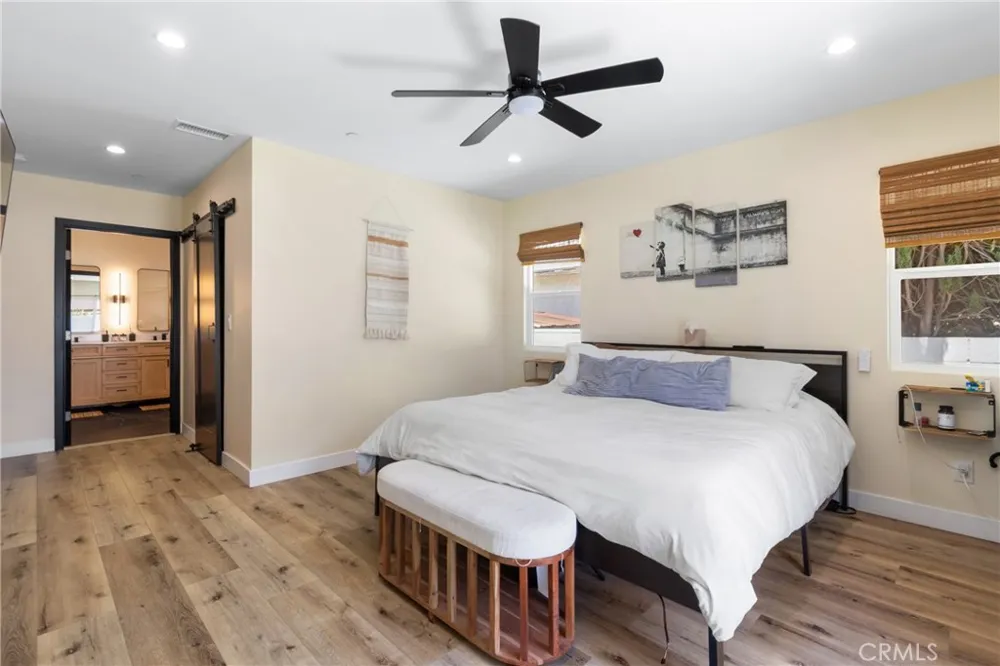6952 Cozycroft Avenue Winnetka, CA 91306