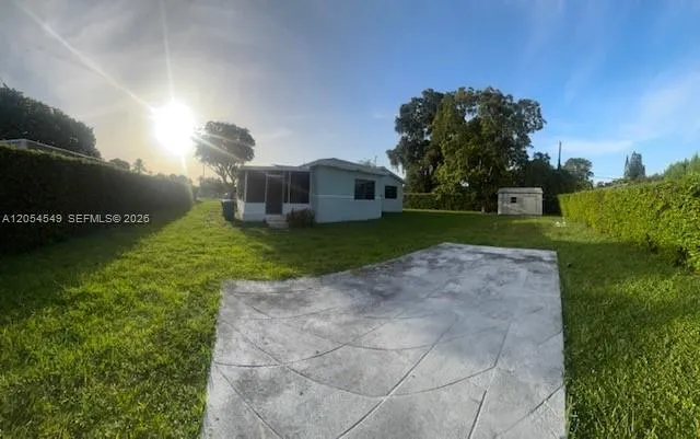 14590 NW 10th Ave Miami, FL 33168