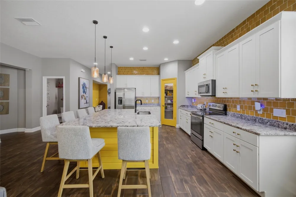 2516 W CURTIS STREET Tampa, FL 33614