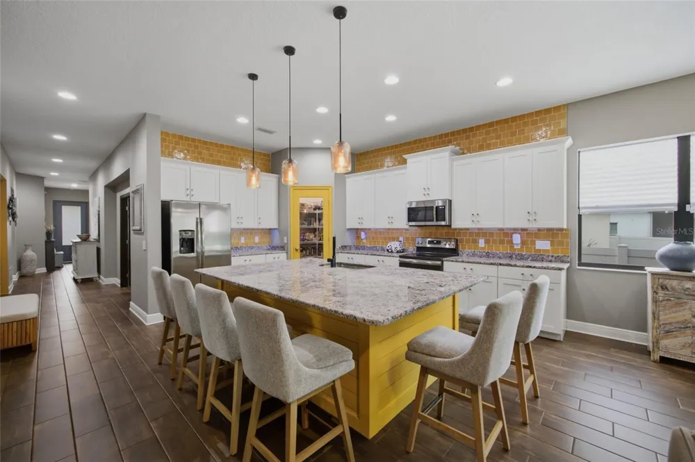 2516 W CURTIS STREET Tampa, FL 33614