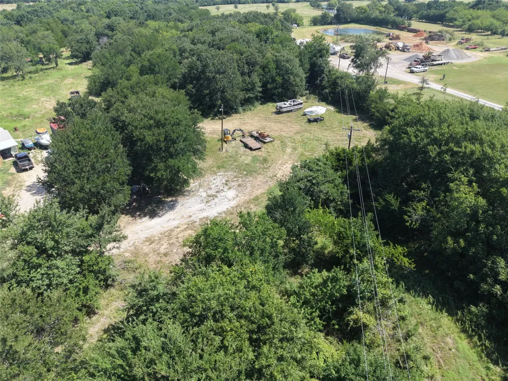 3700 County Road 4040 Whitewright, TX 75491