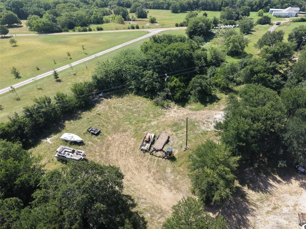 3700 County Road 4040 Whitewright, TX 75491