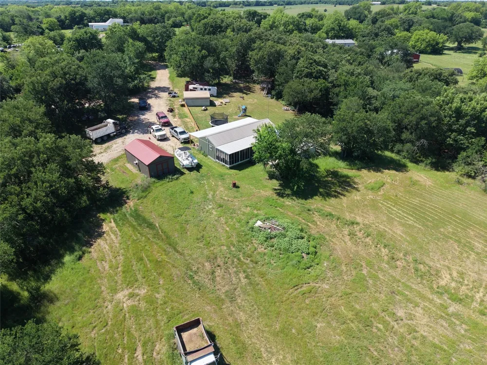 3700 County Road 4040 Whitewright, TX 75491