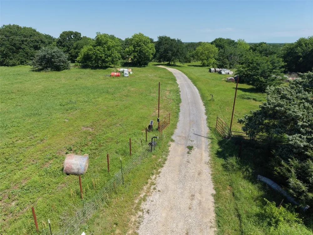 3700 County Road 4040 Whitewright, TX 75491