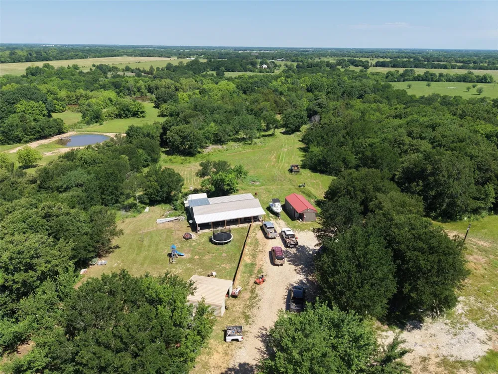 3700 County Road 4040 Whitewright, TX 75491
