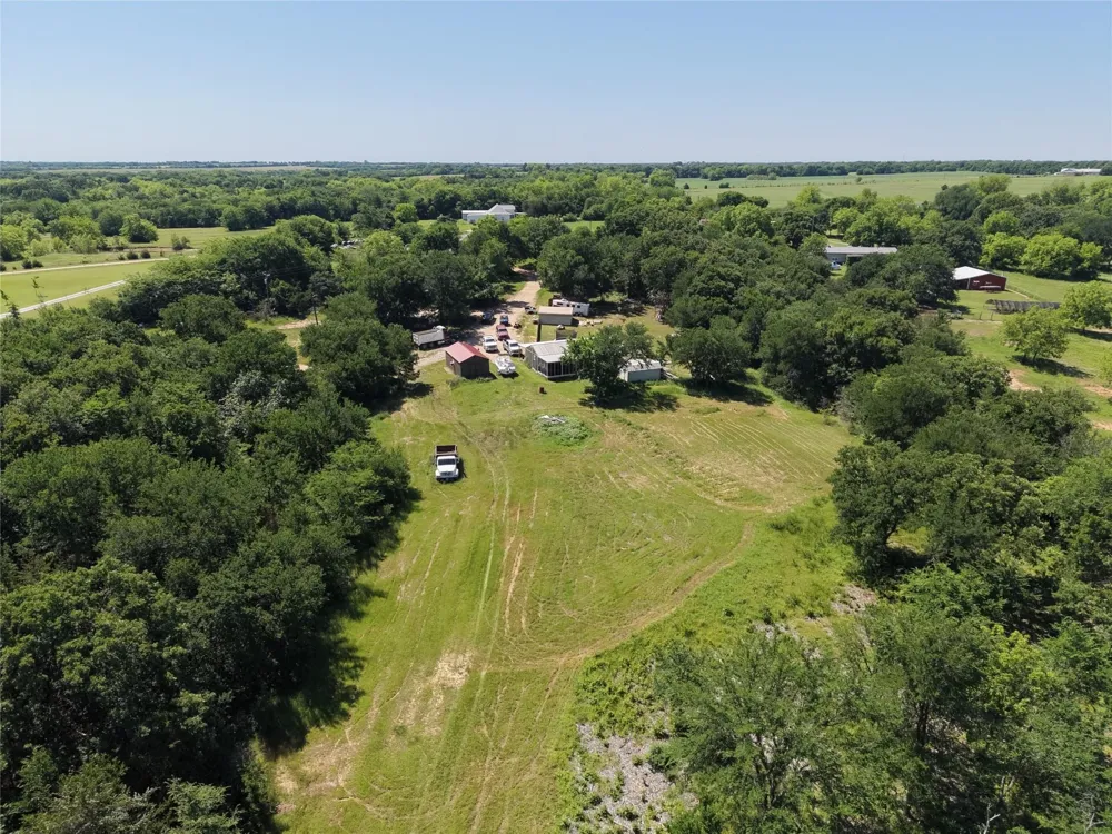 3700 County Road 4040 Whitewright, TX 75491