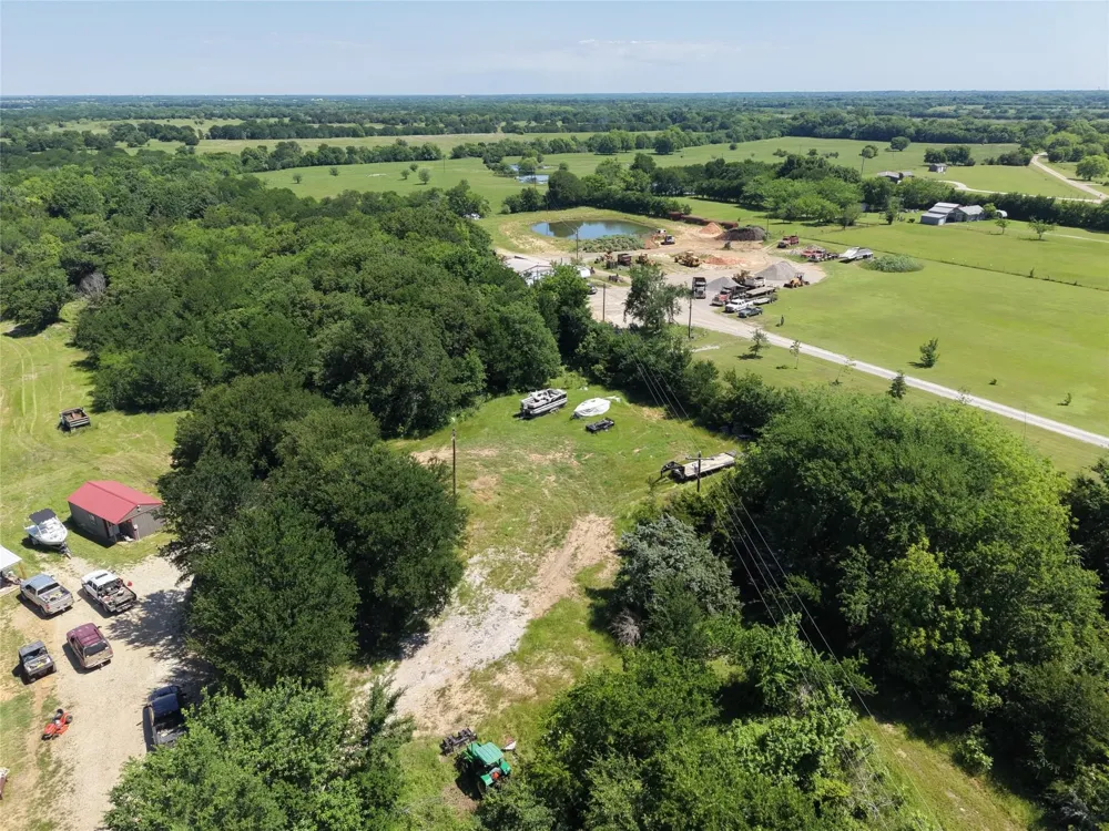 3700 County Road 4040 Whitewright, TX 75491