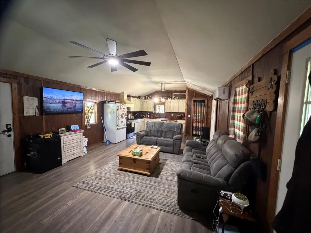 3700 County Road 4040 Whitewright, TX 75491