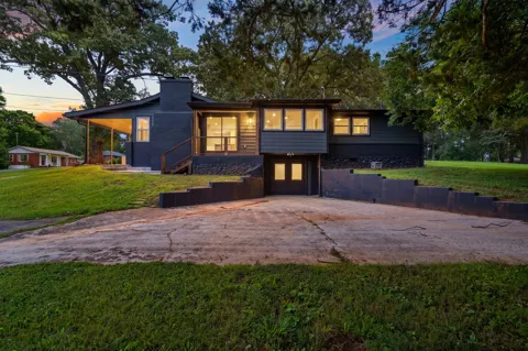 102 Oak Park