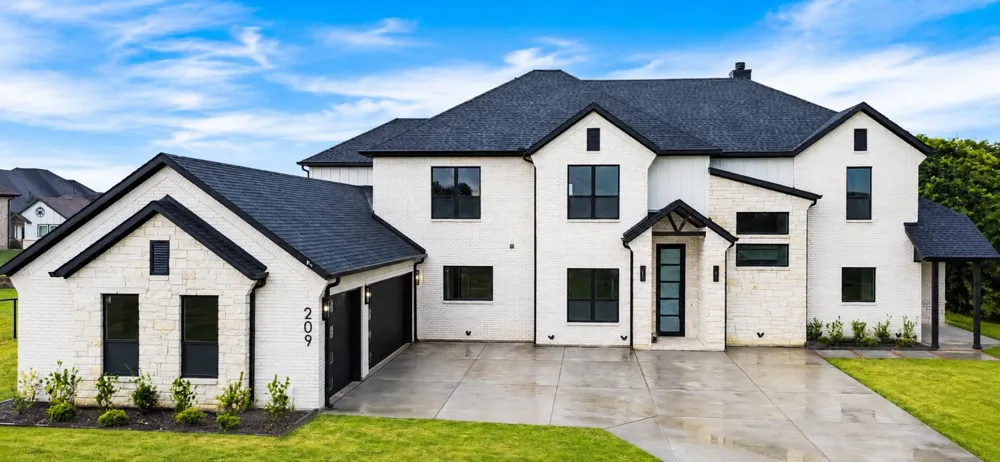 209 Avery Lane Gunter, TX 75058