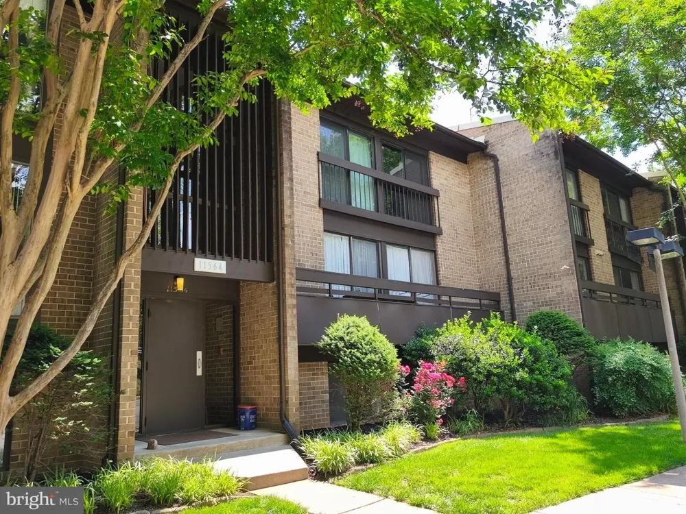 11564 ROLLING GREEN COURT #101 Reston, VA 20191