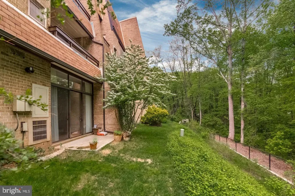 11564 ROLLING GREEN COURT #101 Reston, VA 20191