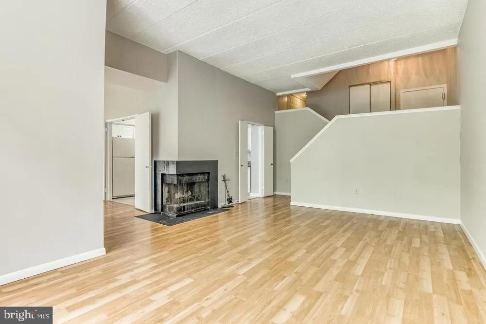 11564 ROLLING GREEN COURT #101 Reston, VA 20191