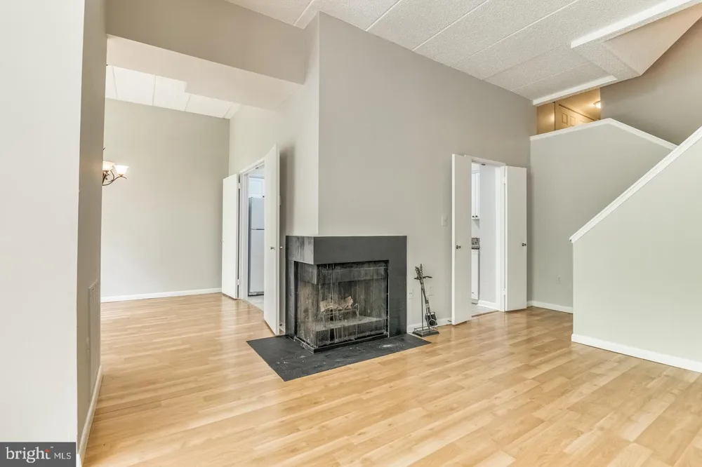 11564 ROLLING GREEN COURT #101 Reston, VA 20191