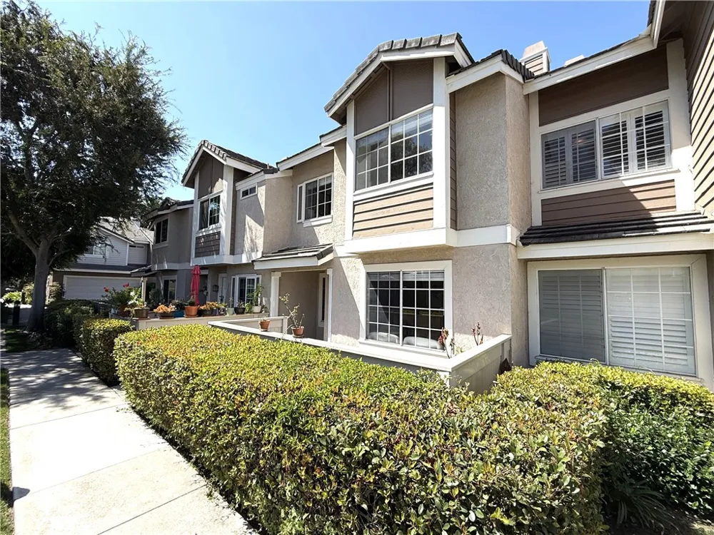 56 Christamon S Irvine, CA 92620
