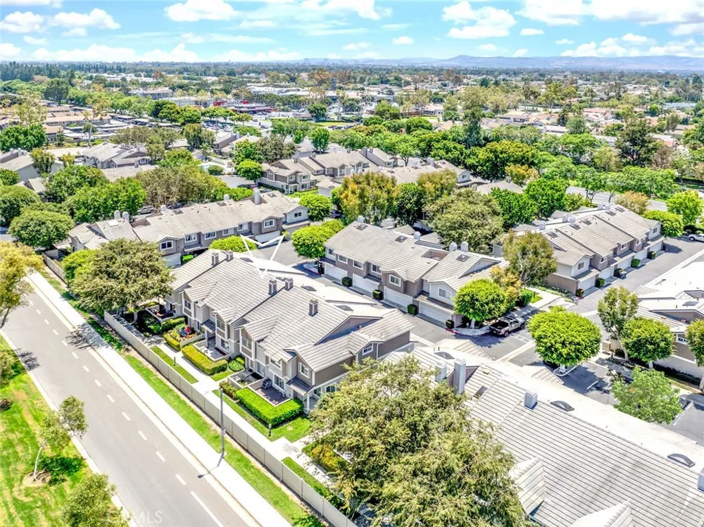 56 Christamon S Irvine, CA 92620