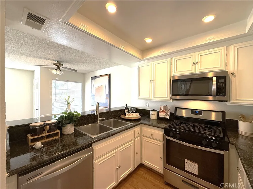 56 Christamon S Irvine, CA 92620