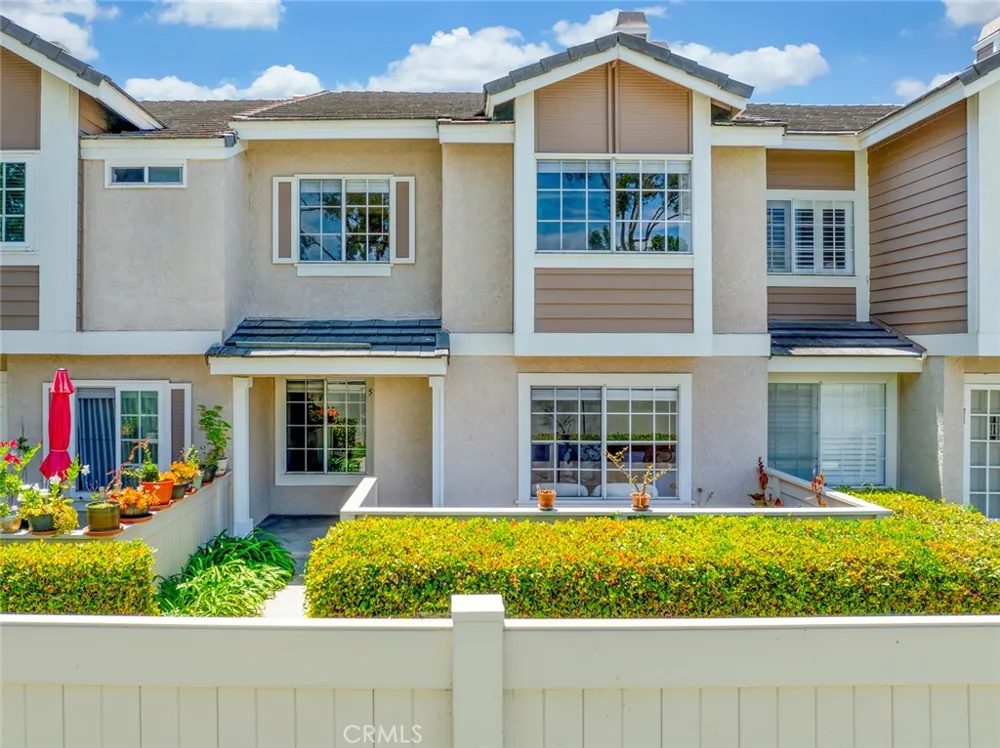 56 Christamon S Irvine, CA 92620