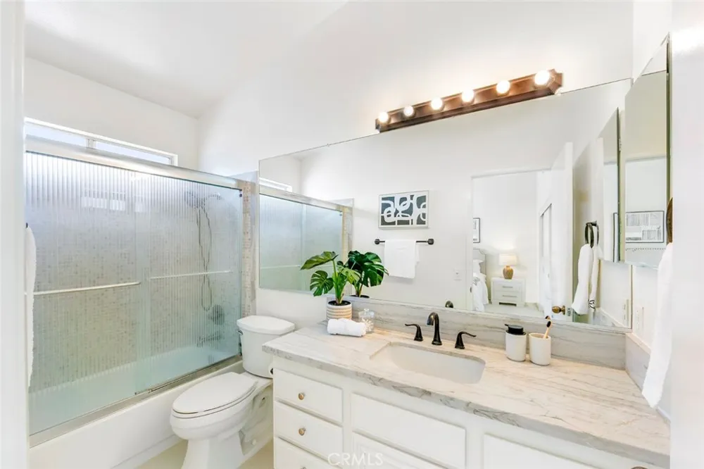 56 Christamon S Irvine, CA 92620