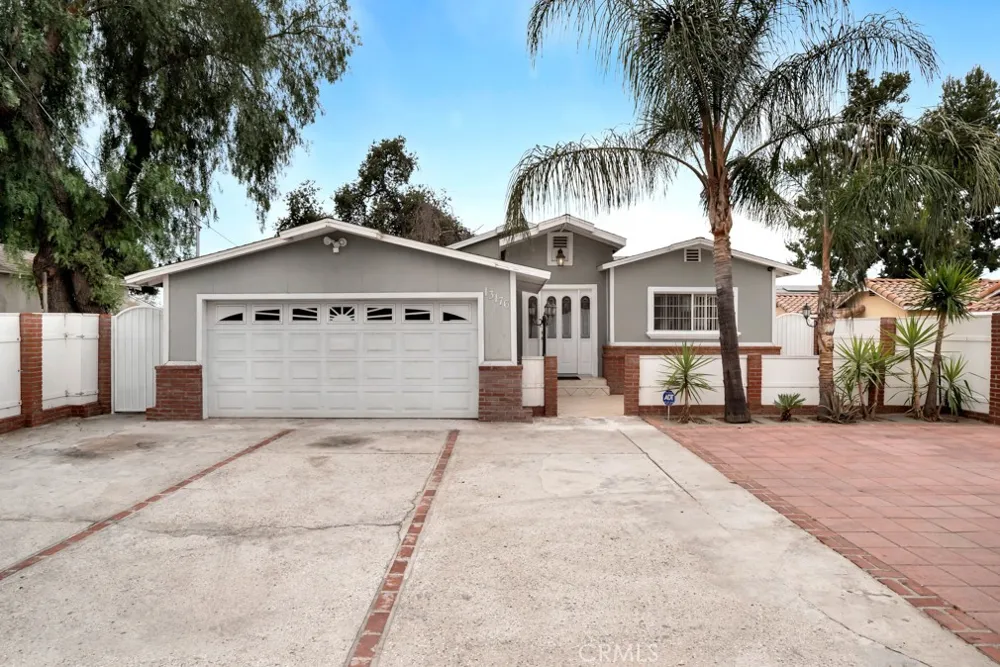 13176 Foothill Sylmar, CA 91342
