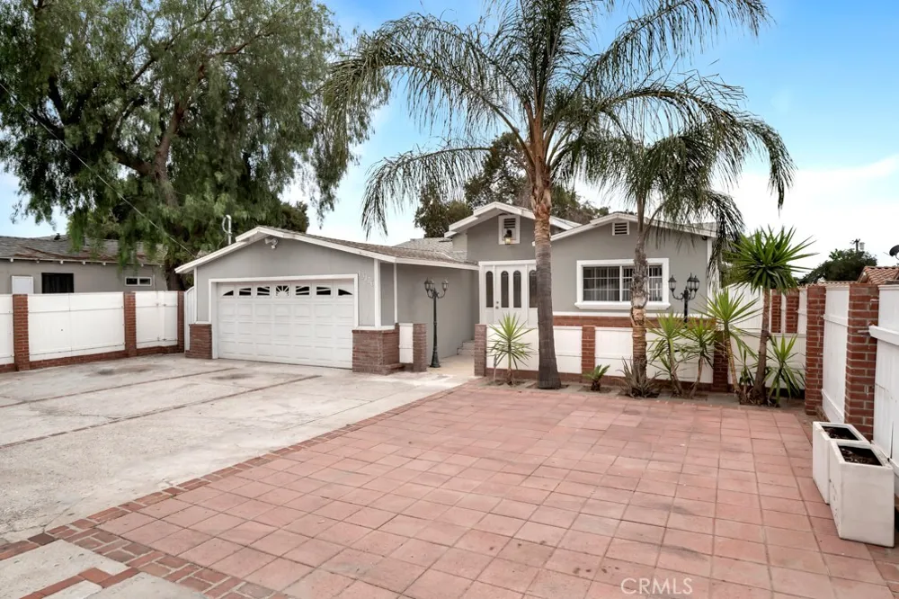 13176 Foothill Sylmar, CA 91342