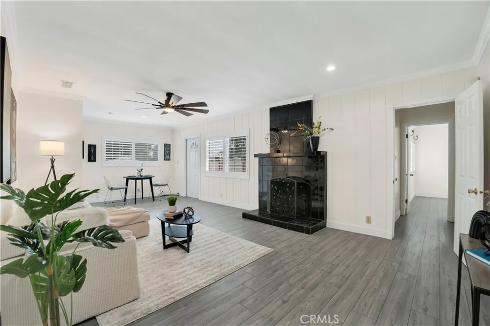 13176 Foothill Sylmar, CA 91342