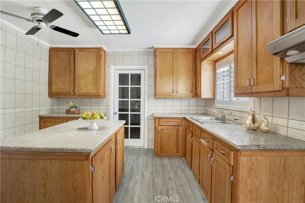 13176 Foothill Sylmar, CA 91342