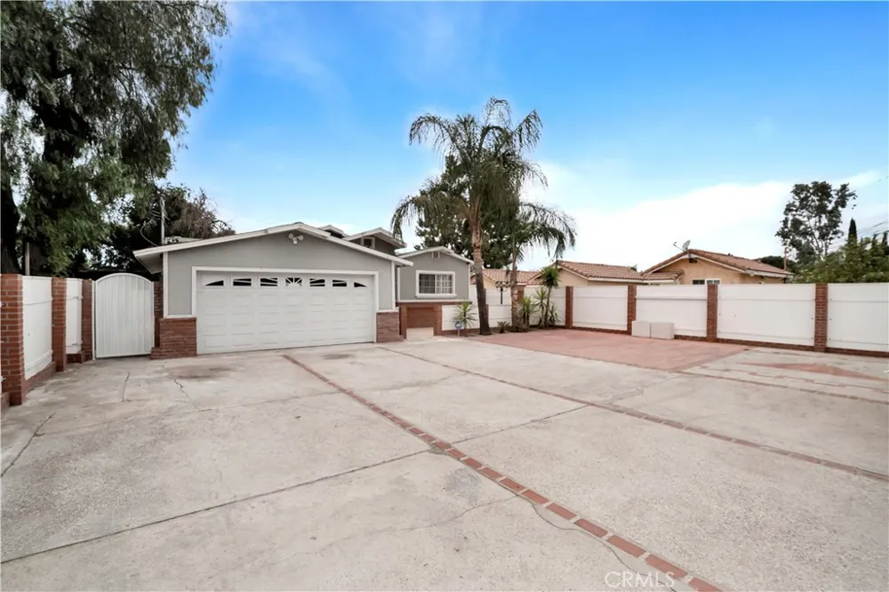 13176 Foothill Sylmar, CA 91342
