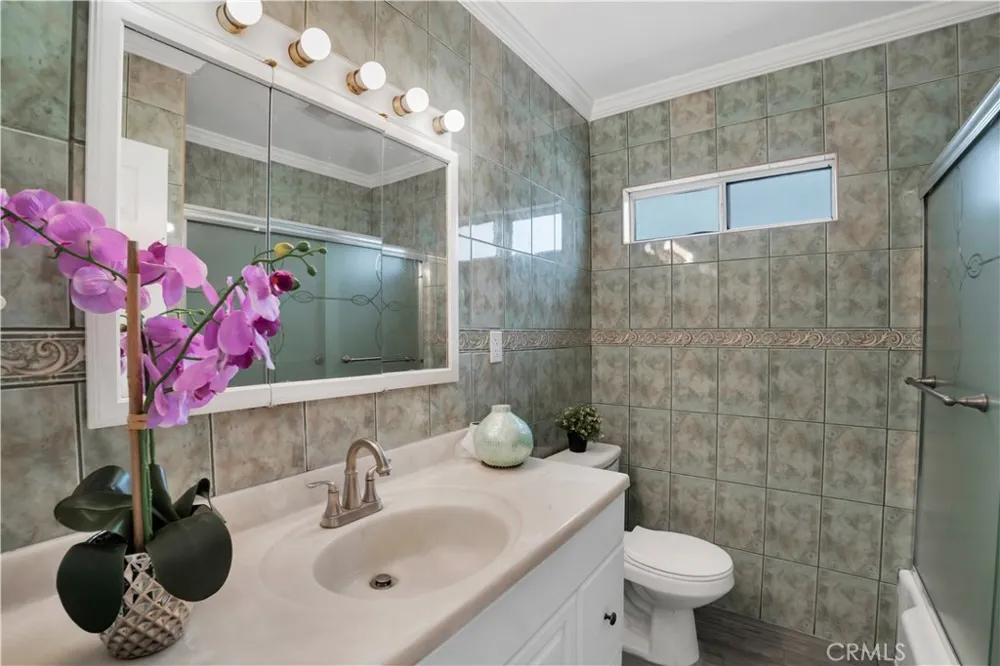 13176 Foothill Sylmar, CA 91342