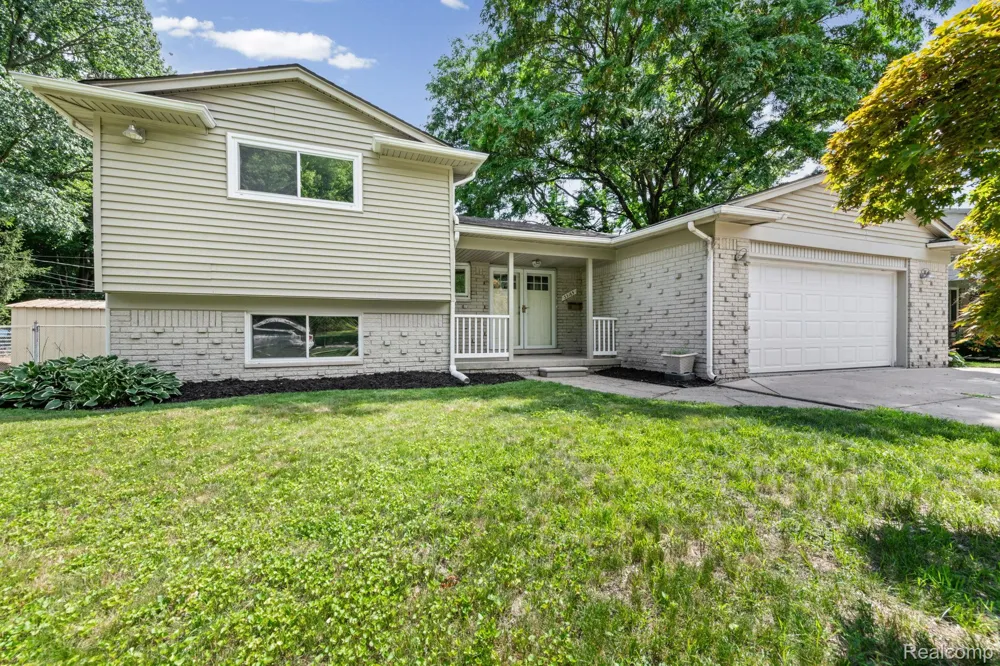 33165 Maplenut Street Farmington City, MI 48336