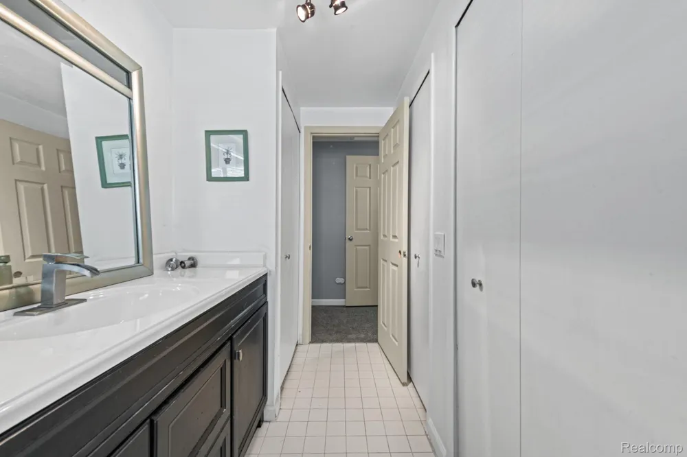 33165 Maplenut Street Farmington City, MI 48336