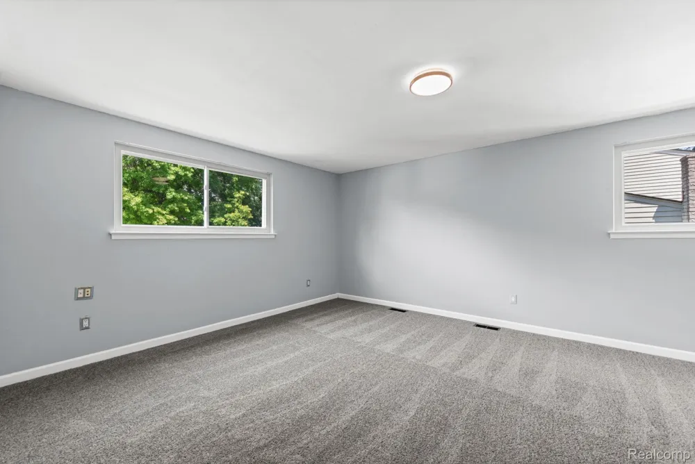 33165 Maplenut Street Farmington City, MI 48336