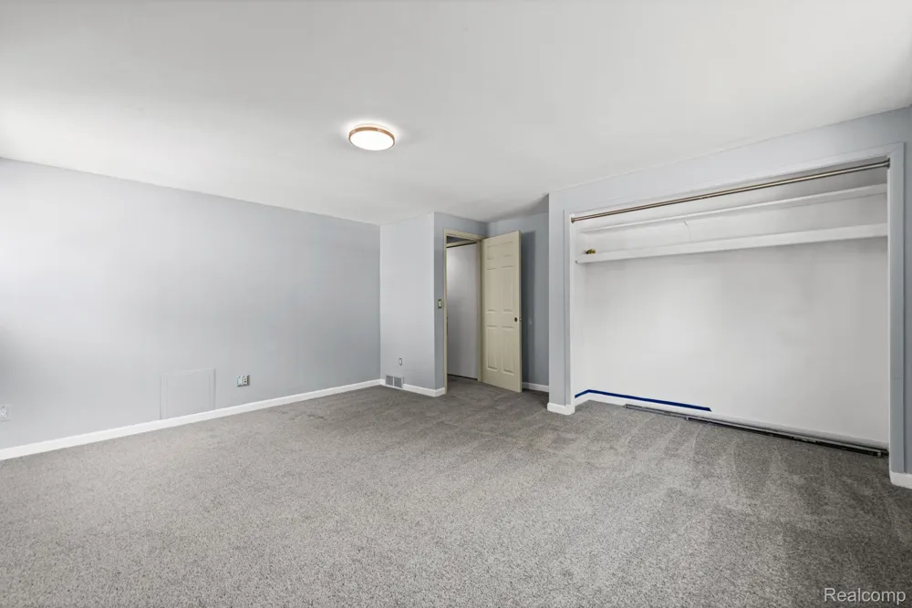 33165 Maplenut Street Farmington City, MI 48336