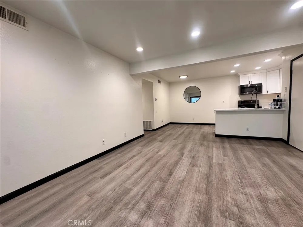 1159 Tivoli Simi Valley, CA 93065