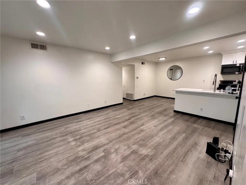 1159 Tivoli Simi Valley, CA 93065