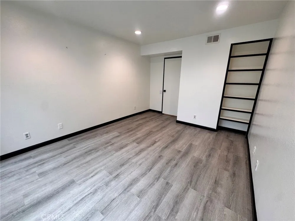 1159 Tivoli Simi Valley, CA 93065