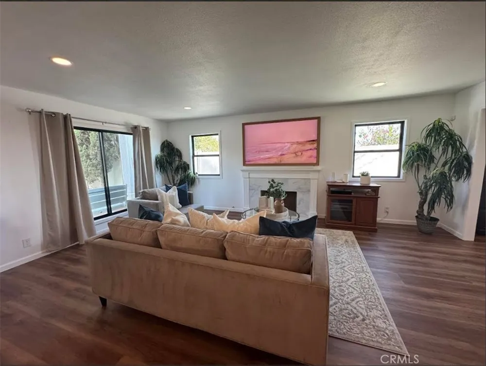 203 Tanforan Diamond Bar, CA 91765