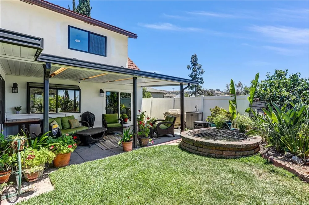 203 Tanforan Diamond Bar, CA 91765
