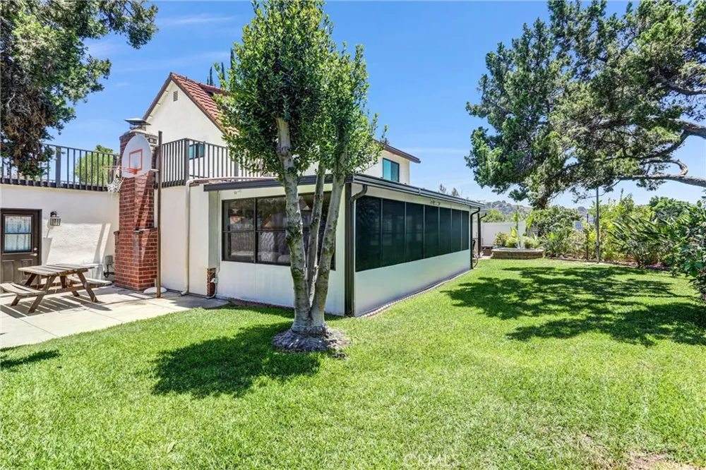 203 Tanforan Diamond Bar, CA 91765