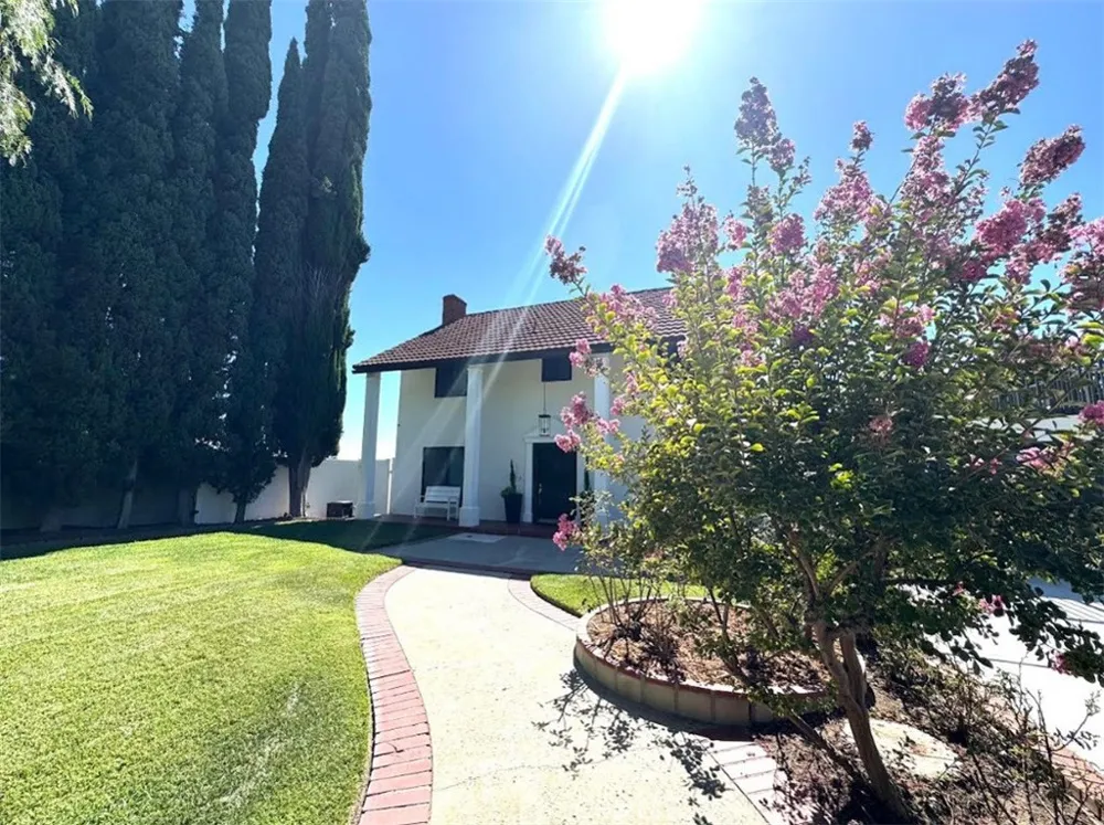 203 Tanforan Diamond Bar, CA 91765