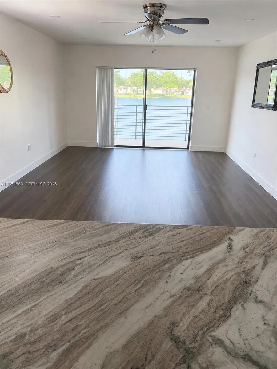 200 Berkley Rd #213 Hollywood, FL 33024