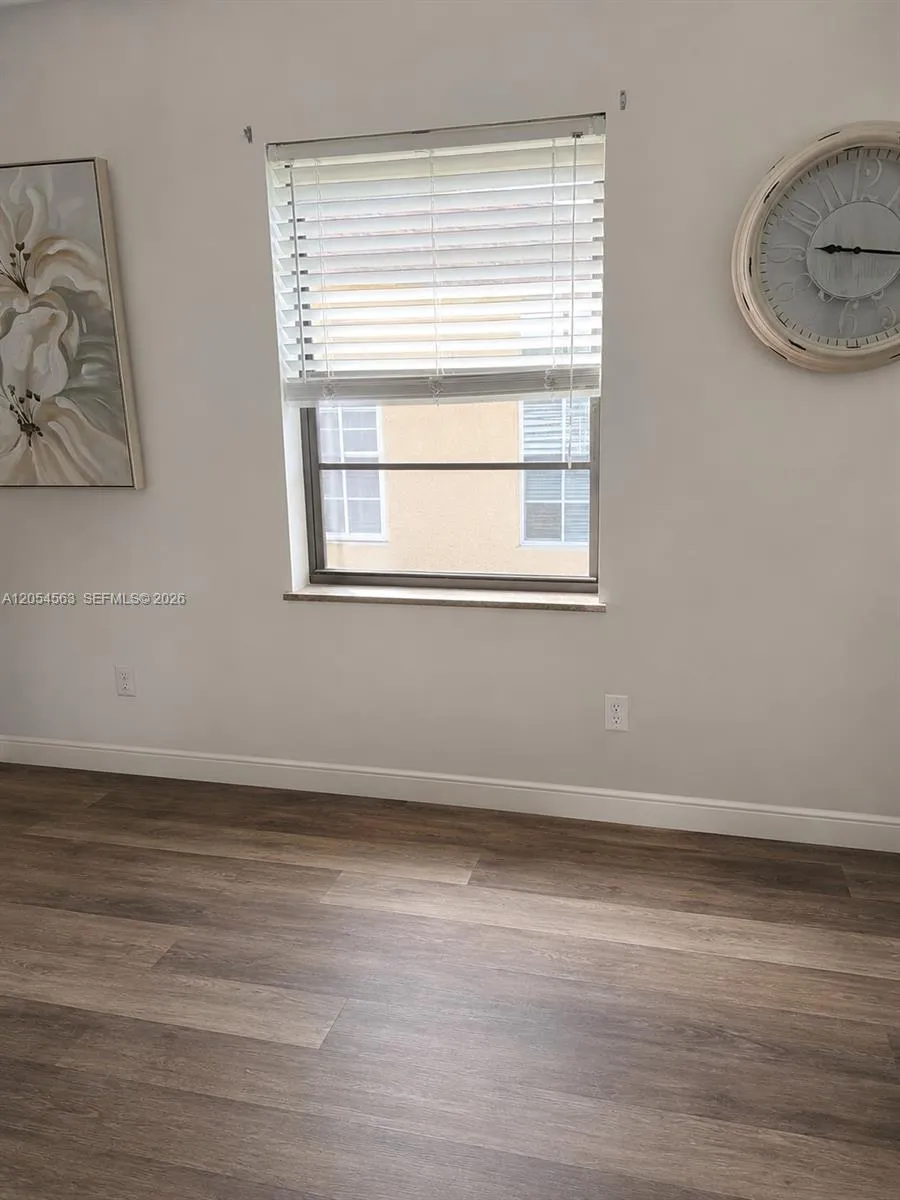 200 Berkley Rd #213 Hollywood, FL 33024