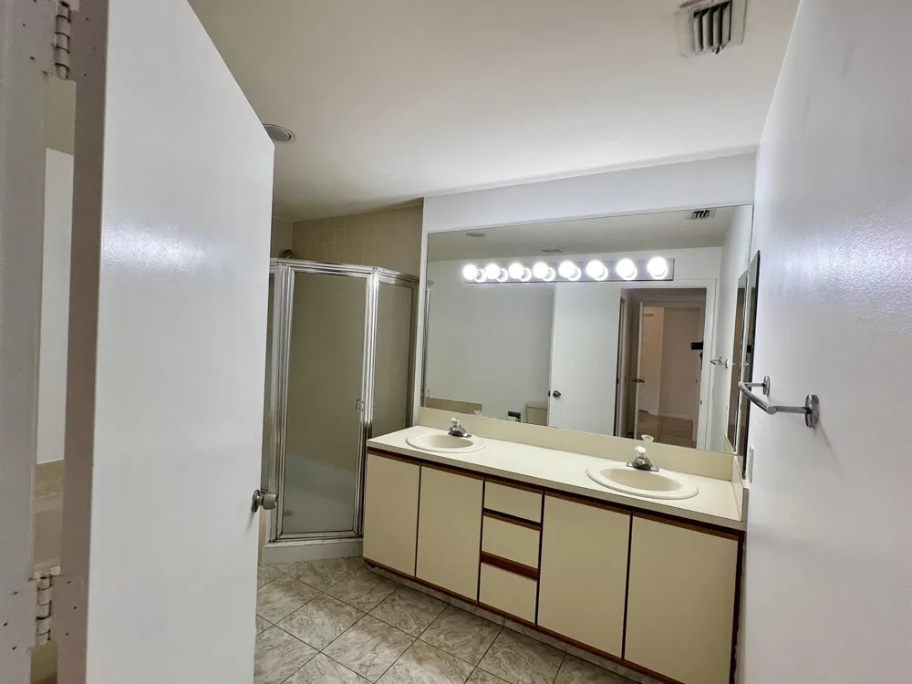 108 Half Moon Circle #B3 Hypoluxo, FL 33462
