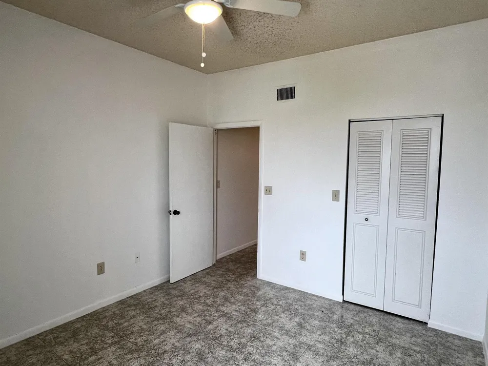 108 Half Moon Circle #B3 Hypoluxo, FL 33462