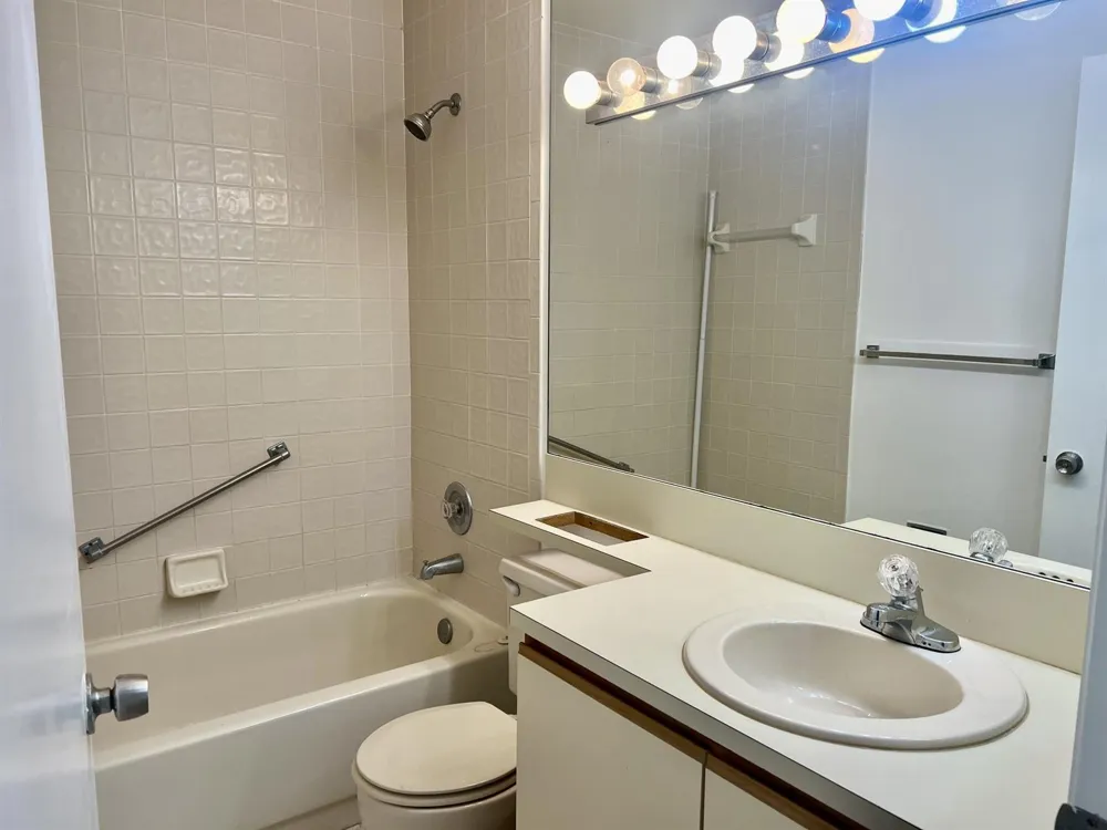 108 Half Moon Circle #B3 Hypoluxo, FL 33462
