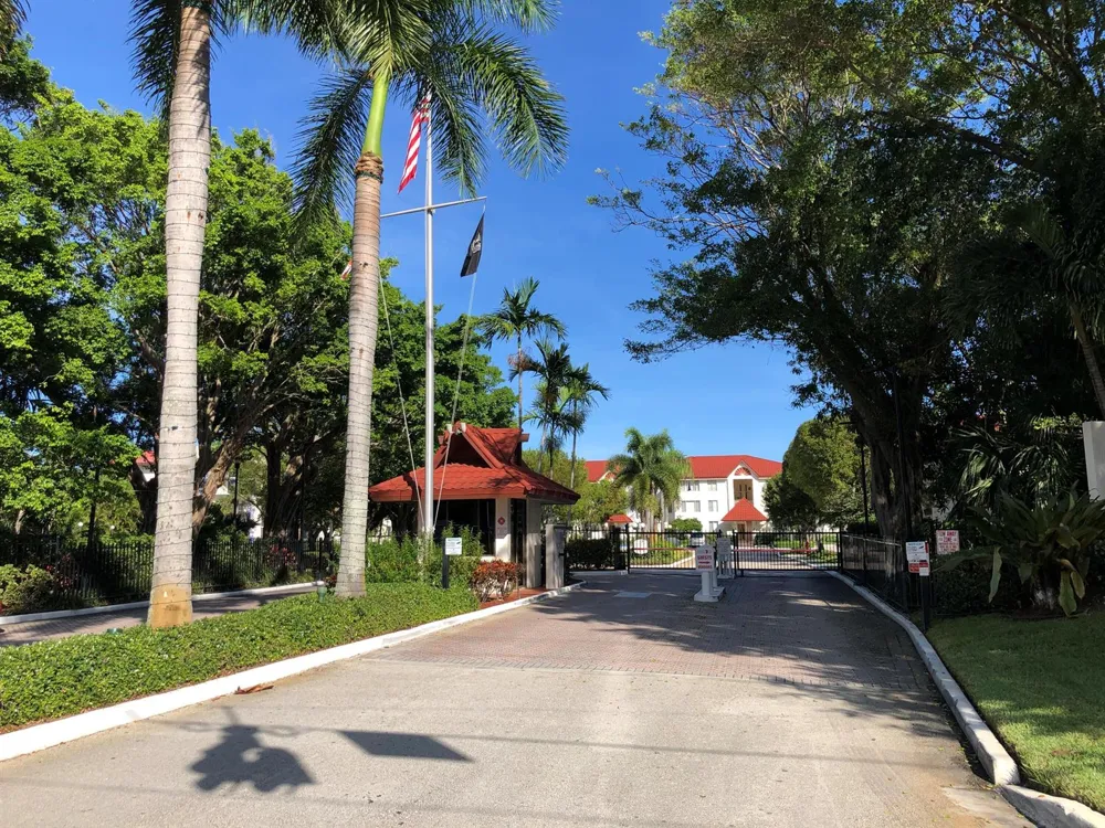 108 Half Moon Circle #B3 Hypoluxo, FL 33462