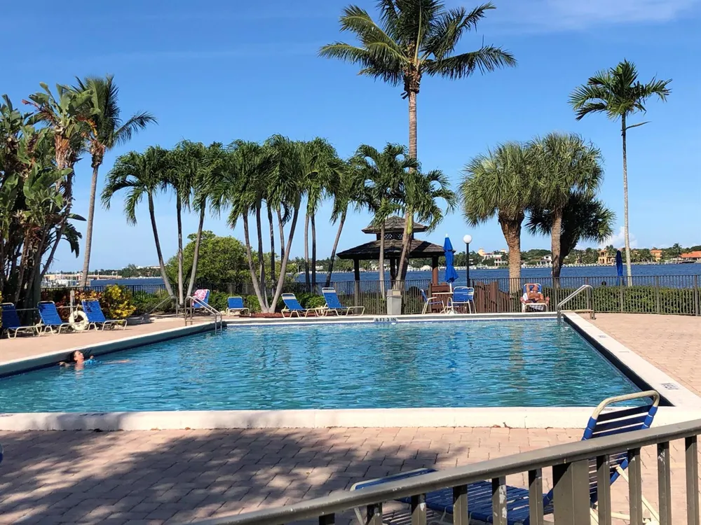 108 Half Moon Circle #B3 Hypoluxo, FL 33462
