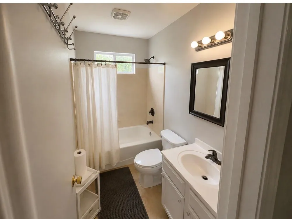 606 Pine Tree Road Huntsville, TX 77320