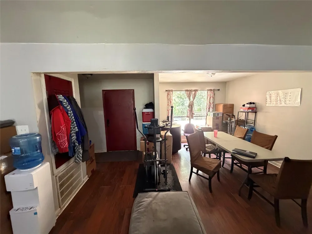 606 Pine Tree Road Huntsville, TX 77320