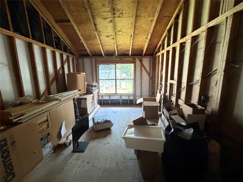 606 Pine Tree Road Huntsville, TX 77320